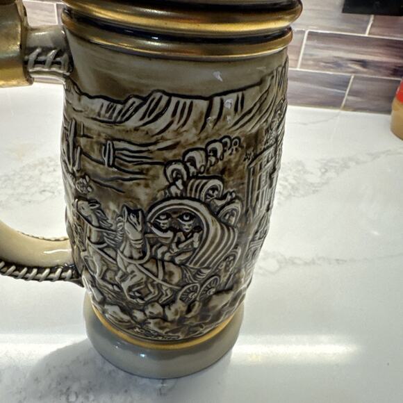 Vintage 1987 AVON Ceramic THE GOLD RUSH Handled Lidded 3-D BEER STEIN Mug - Picture 7 of 9